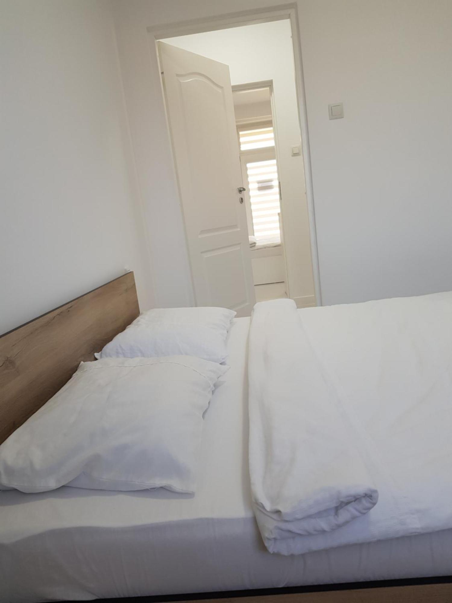 Villa Casuta Cu Tei Oradea Zimmer foto